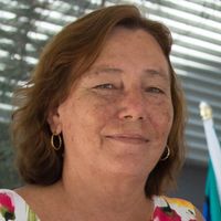 Lorraine Muller headshot.jpg